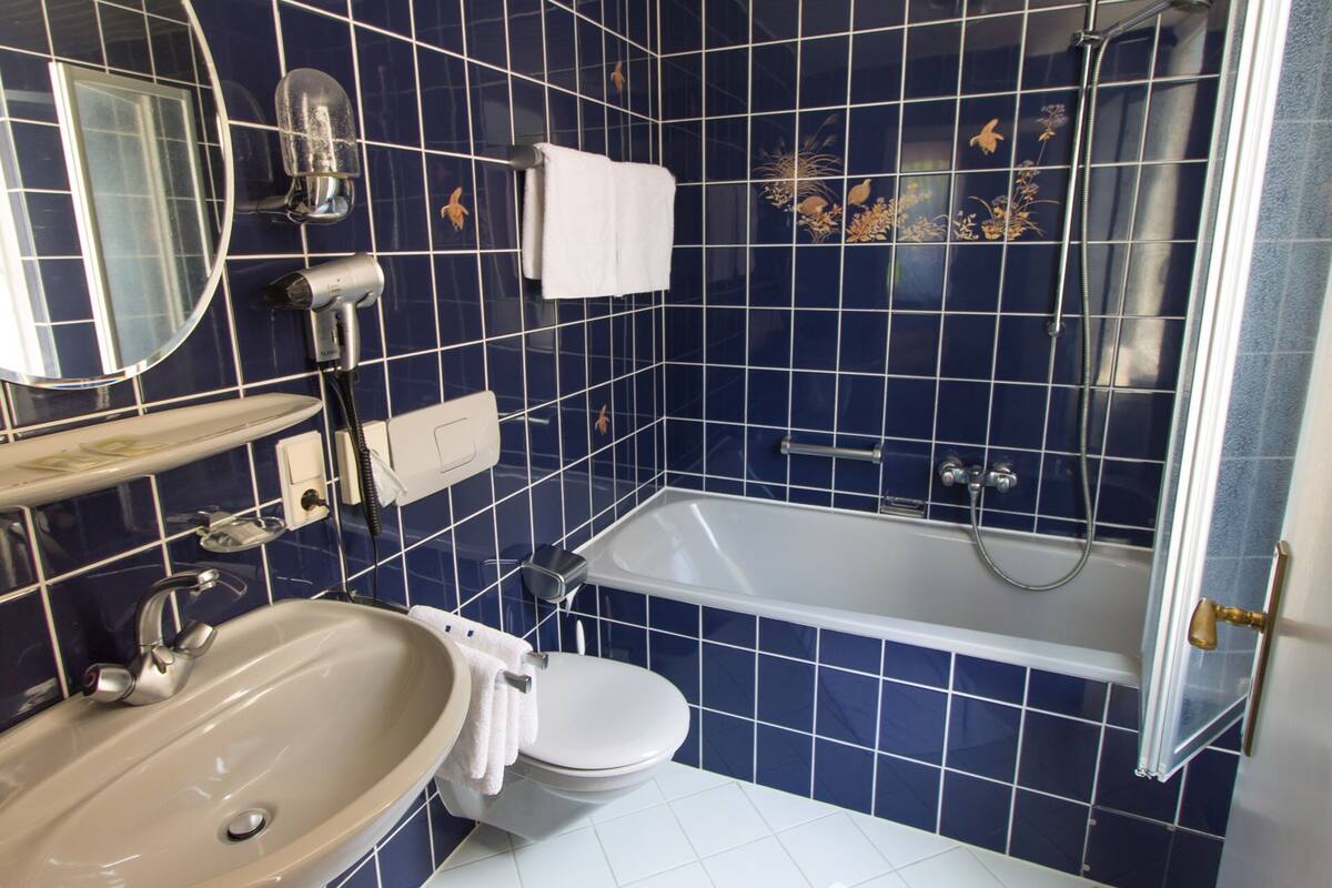 double room, ensuite | bathroom