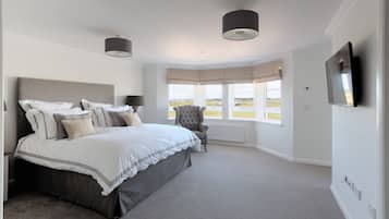 Deluxe House, 4 Bedrooms, Non Smoking, Golf View | 1 bedroom, premium bedding, iron/ironing board, free WiFi