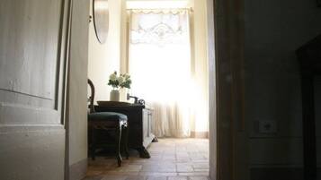 Double Room, Ensuite, Garden View | Room amenity