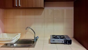 Private kitchenette - RoyalExclusive Margonda Residence 3 (Depok)