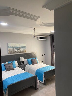 Standard Twin Room | Minibar, laptop workspace, free WiFi - KCS Guest House (Accra)
