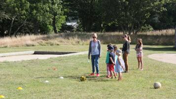 Área de juegos infantiles al aire libre