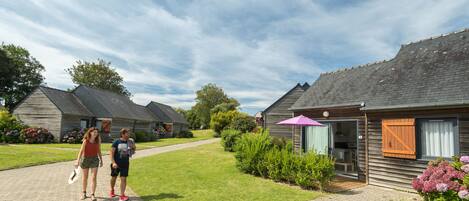 المنشأة من الخارج