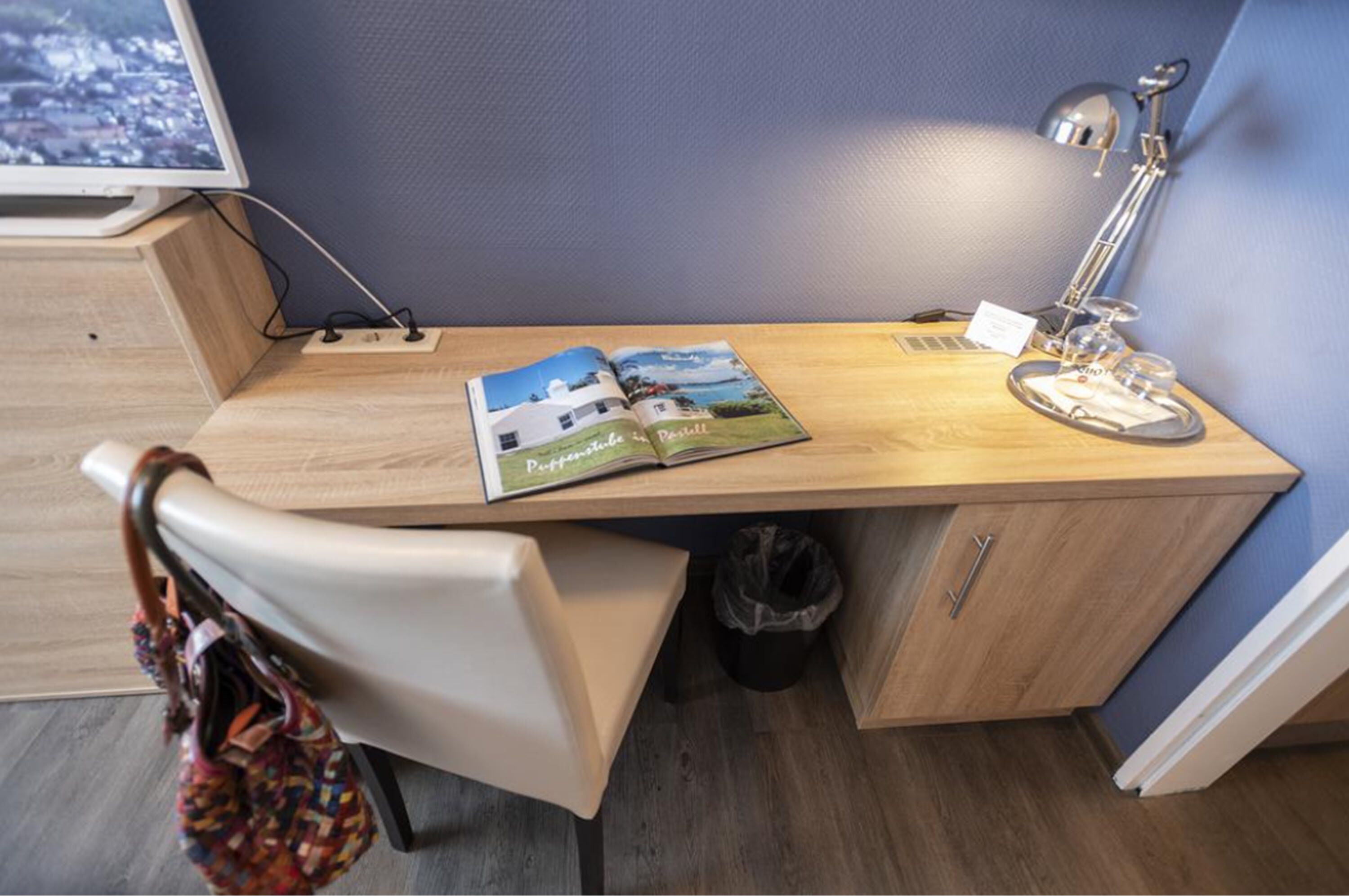 deluxe single room | room amenity