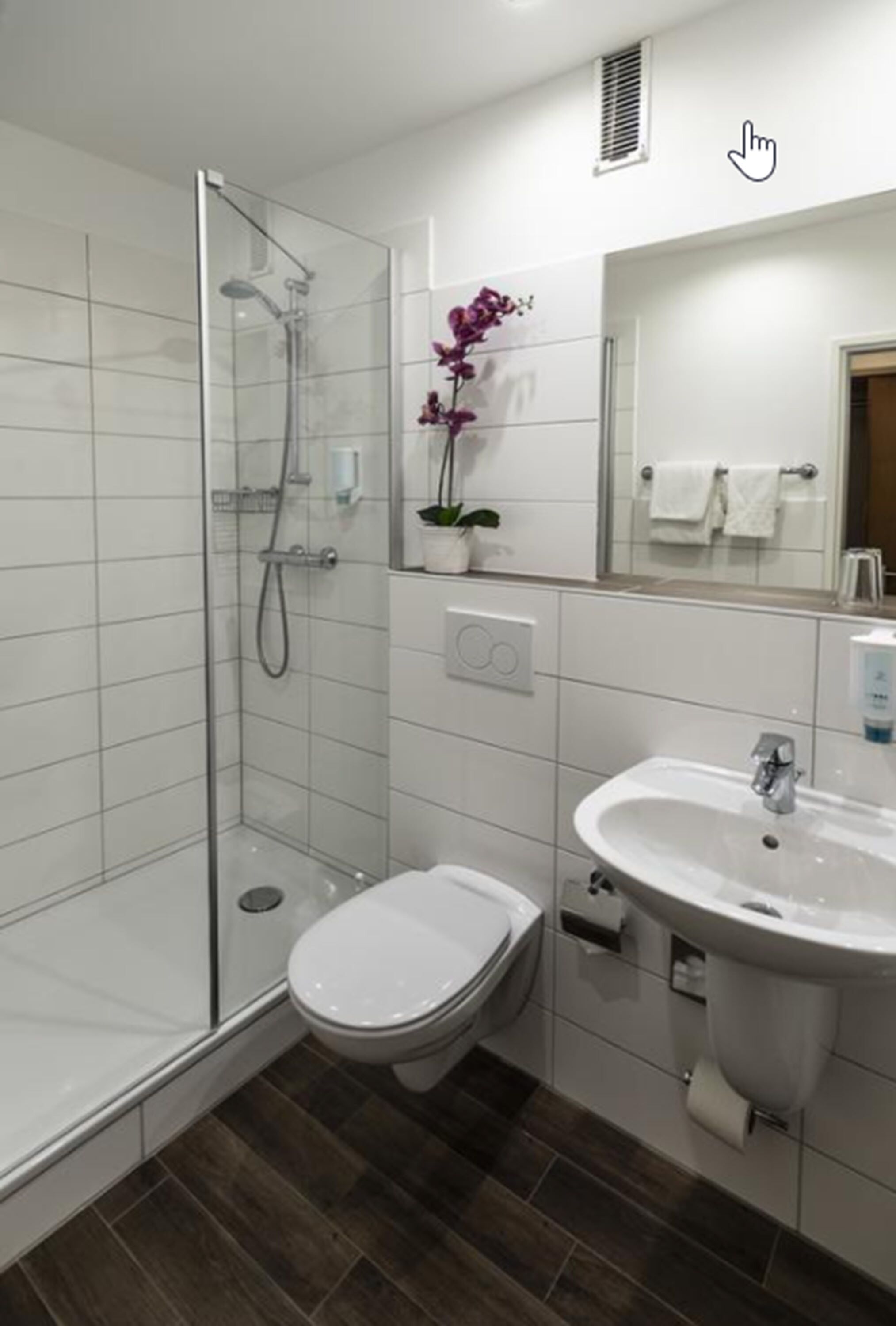 double room | bathroom | free toiletries, hair dryer, towels