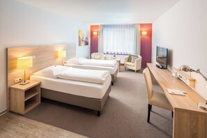 Apartment | Minibar, Schreibtisch, Bügeleisen/Bügelbrett, kostenloses WLAN