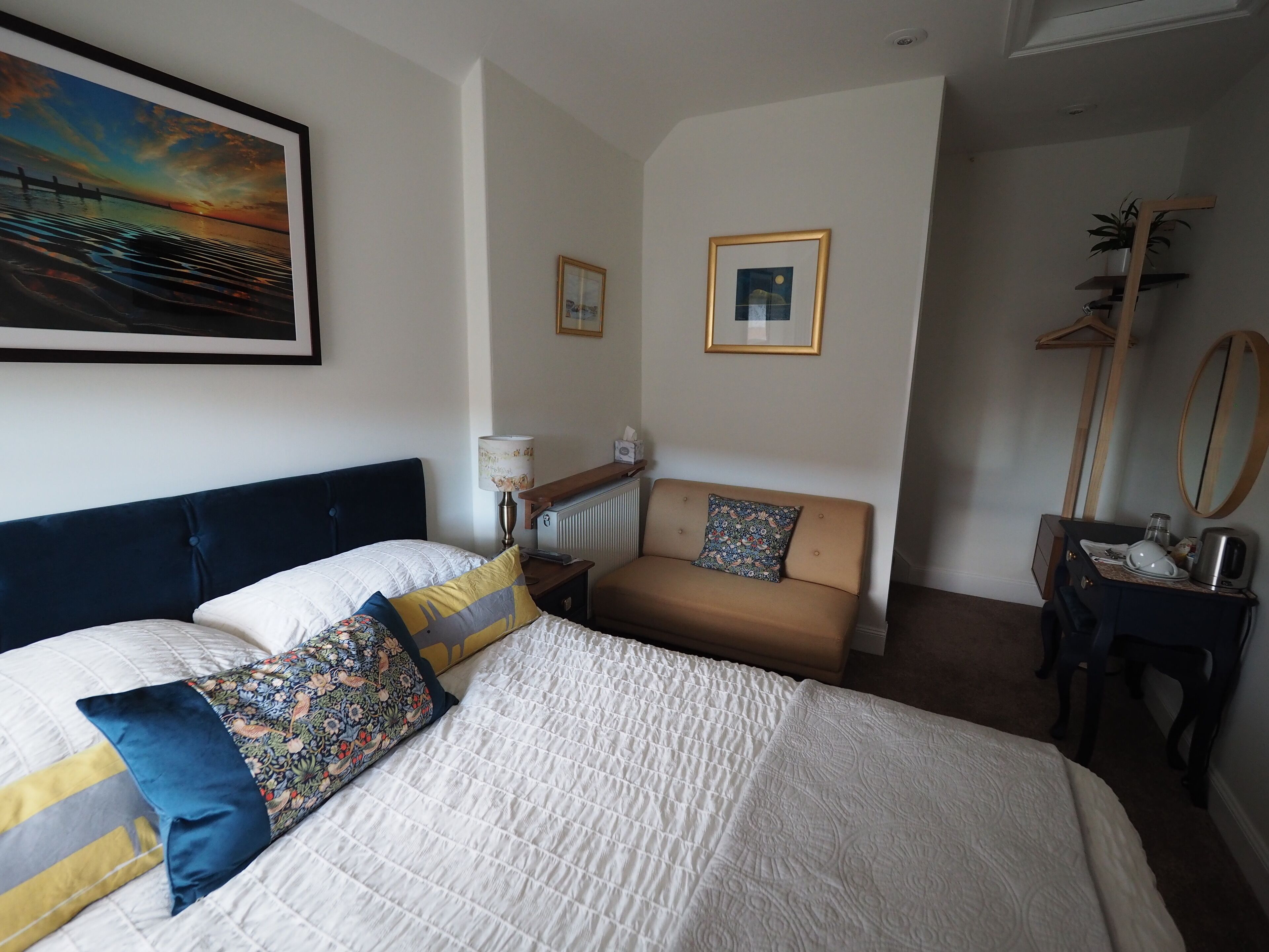 Iron/ironing board, free WiFi, bed sheets