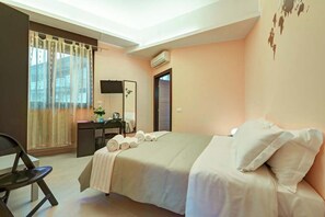 Economy Double Room | Desk, free WiFi, bed sheets, wheelchair access - AppartaHotel (Beinasco)