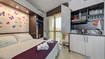 Apartment, 1 Queen Bed | 1 bedroom, desk, free WiFi, bed sheets