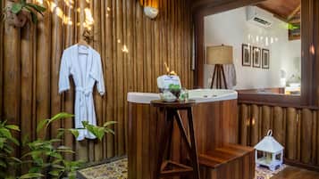 Banheira de hidromassagem, sauna a vapor, tratamentos corporais