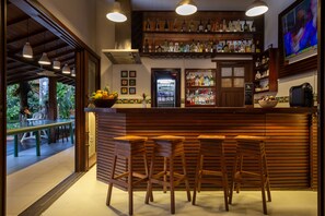 Poolside bar - Pousada Quarto Crescente (Porto Seguro)