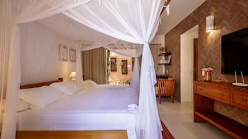 Triple Master Suite with Double Hydro