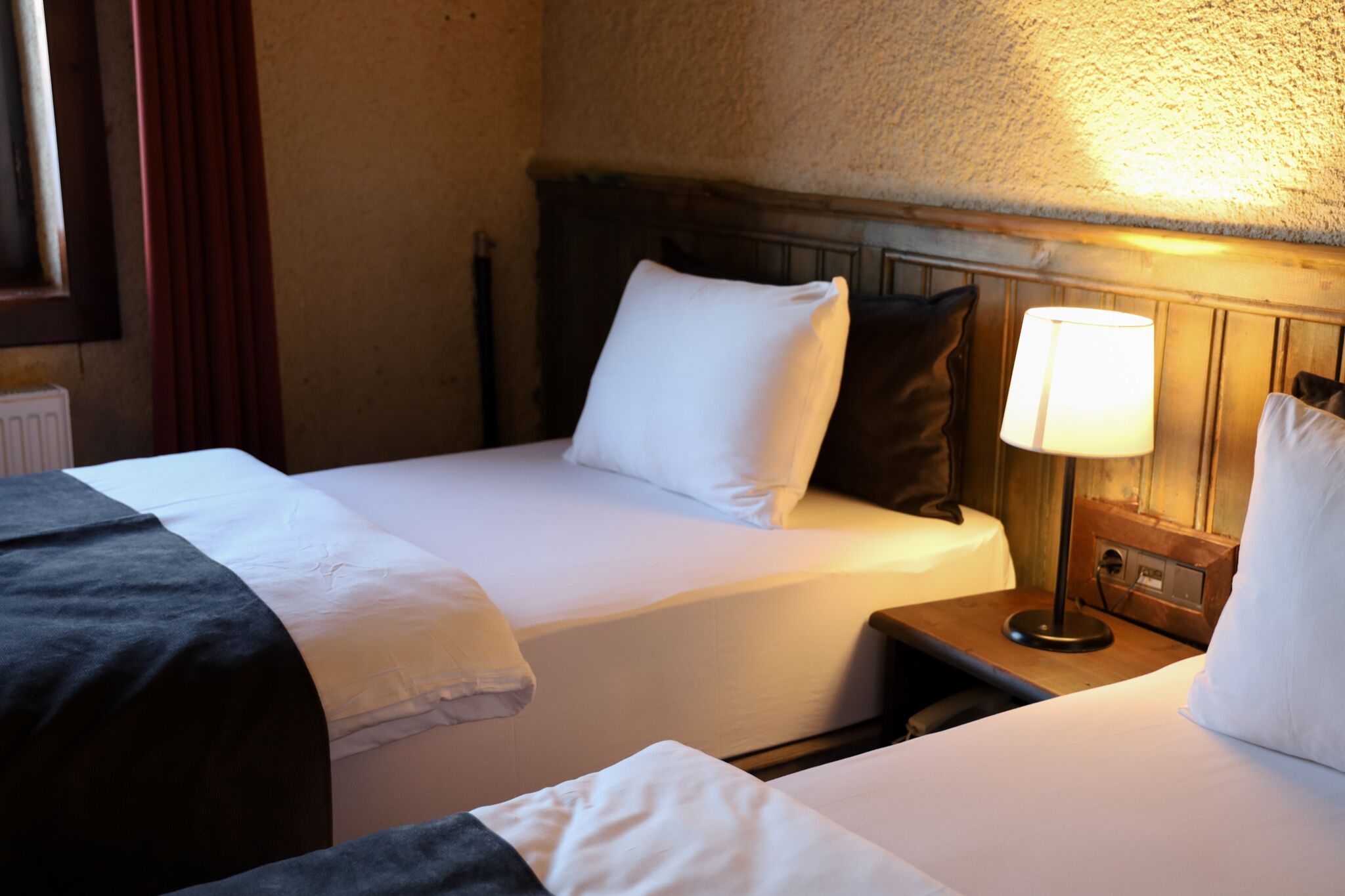 Deluxe Double or Twin Room | Desk