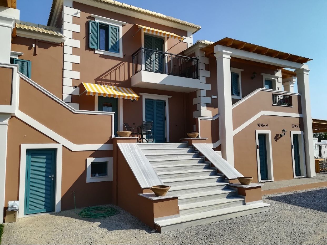 Caja fuerte, mobiliario individual, escritorio y wifi gratis