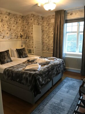 Double Room | Individually decorated, individually furnished, free WiFi, bed sheets