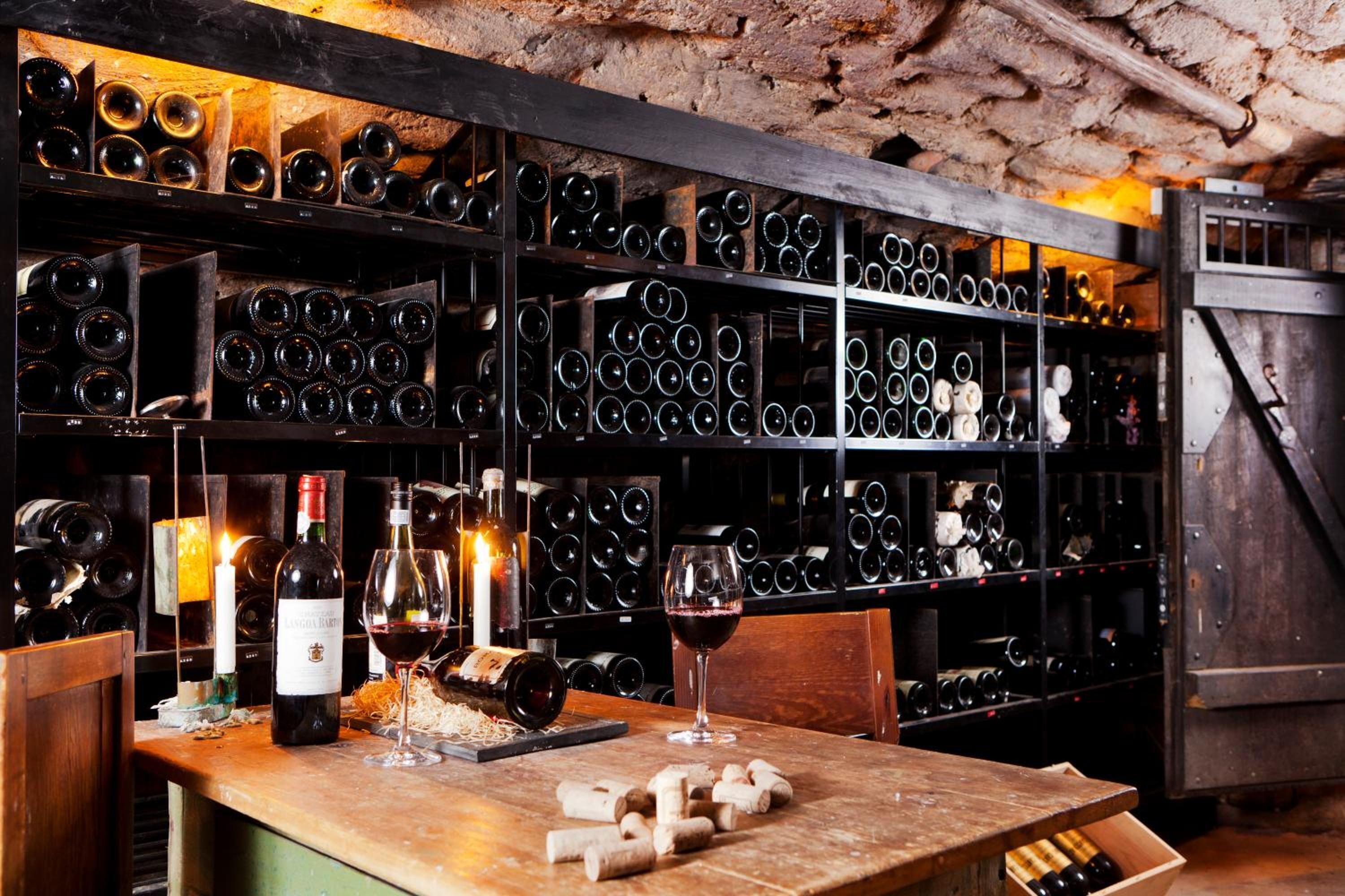 lunch and dinner served, scandinavian cuisine