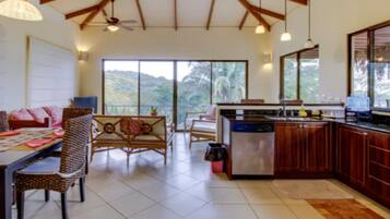 Comfort House, 2 Bedrooms, Non Smoking | Private kitchen | Full-sized fridge, microwave, oven, stovetop