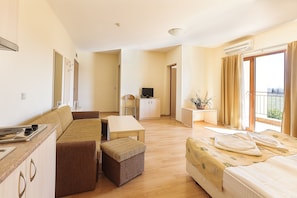 Superior Apartment, 1 Bedroom | Living room | TV - Serena Residence (Sozopol)