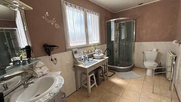 Doppelzimmer | Badezimmer