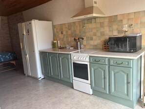 Espresso maker, coffee/tea maker, fridge, microwave - Le Châlet des Vignes (Saint-Laurent-des-Vignes)