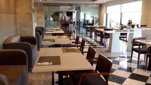Free daily cooked-to-order breakfast - Avent Verahotel (Vera)