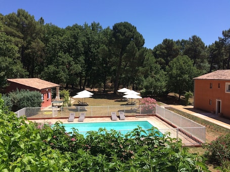 Standard Single Room | Pool | Seasonal outdoor pool. Hôtel les Ambres