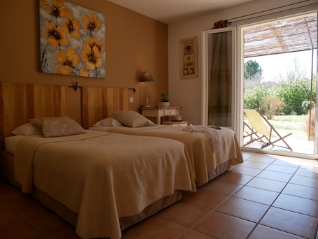 Comfort Double Room | Premium bedding, individually decorated, individually furnished, desk. Hôtel les Ambres