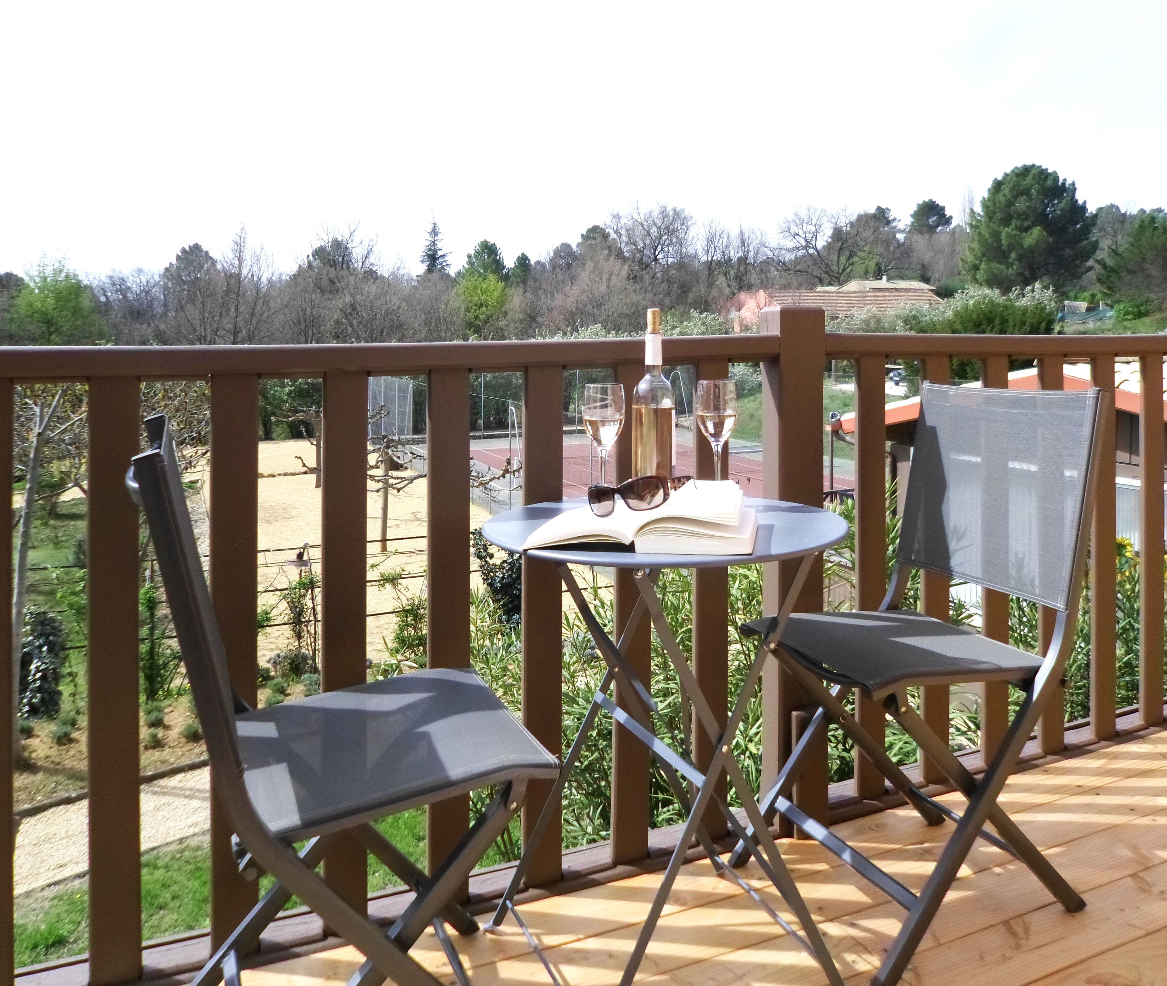 standard double room | premium bedding, individually decorated, individually furnished, desk