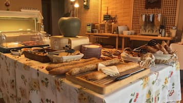 Desayuno buffet (EUR 15 por persona)