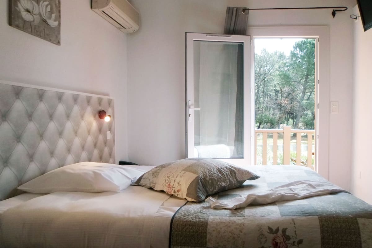 Standard Single Room | Premium bedding, individually decorated, individually furnished, desk