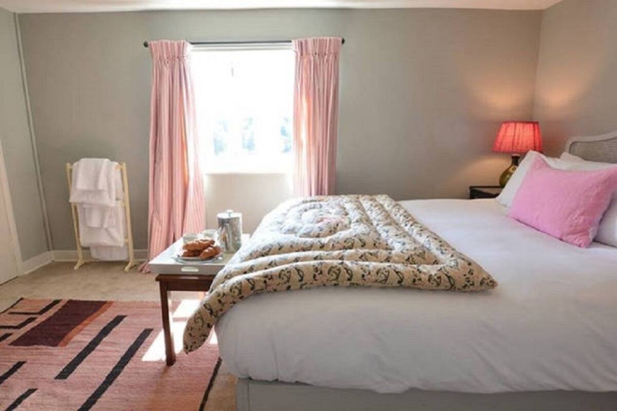 Cottage, 3 Bedrooms (Decoy Cottage) | WiFi (free), individually decorated, individually furnished, bed sheets