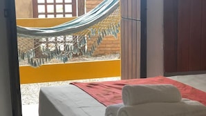 저자극성 침구, 미니바, 책상, 노트북 작업 공간