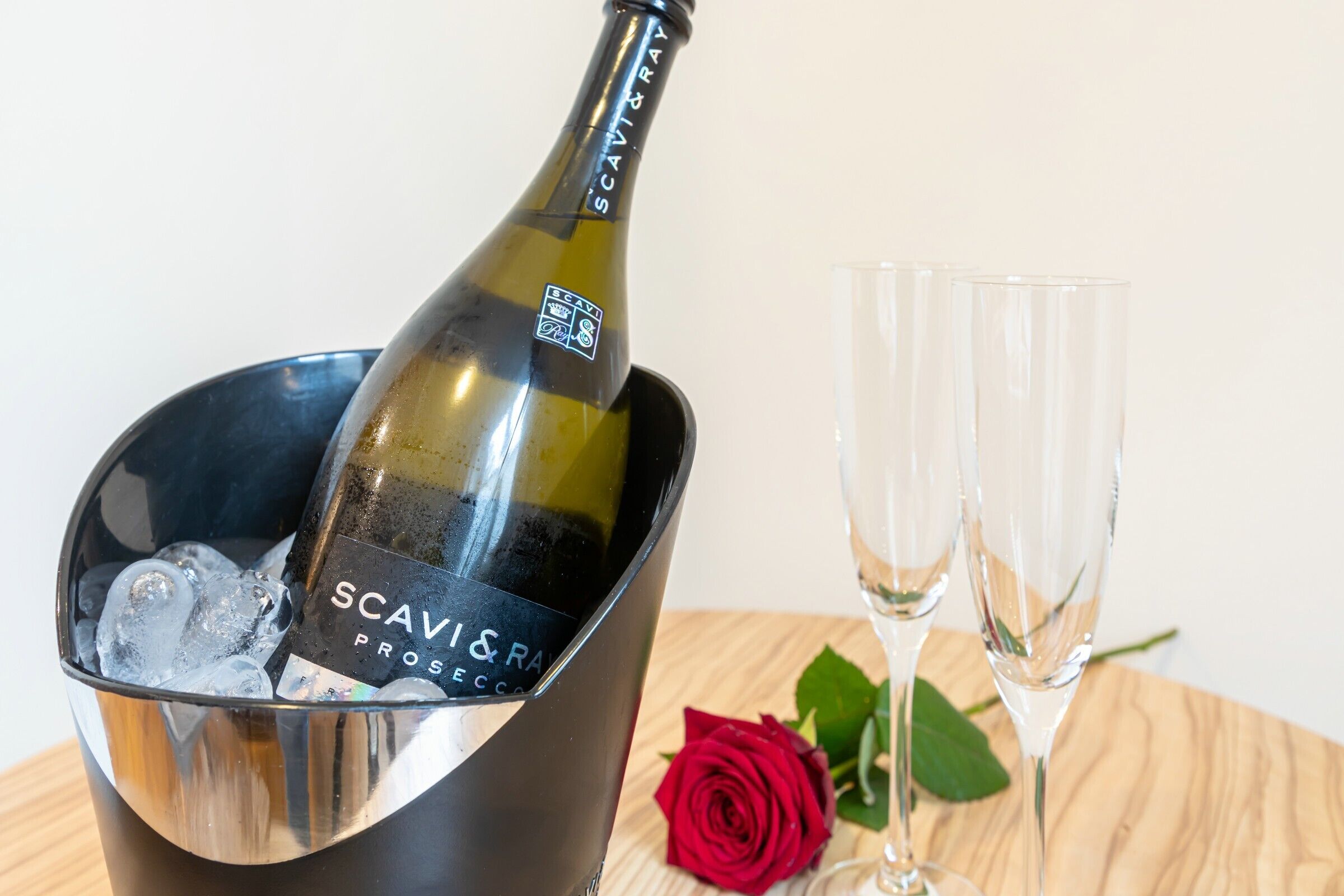 double room | desk, soundproofing, free wifi, bed sheets