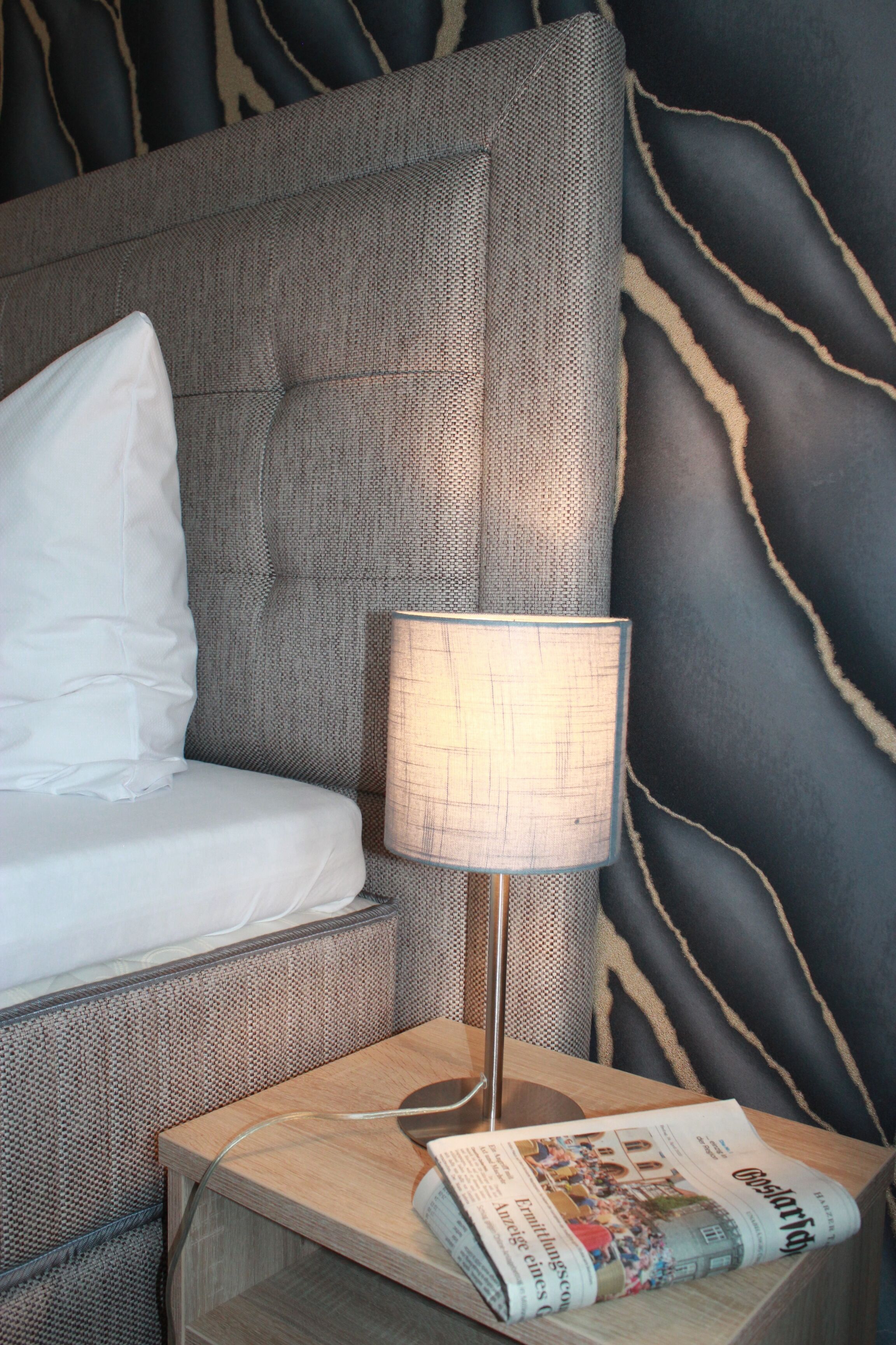 Desk, soundproofing, free WiFi, bed sheets