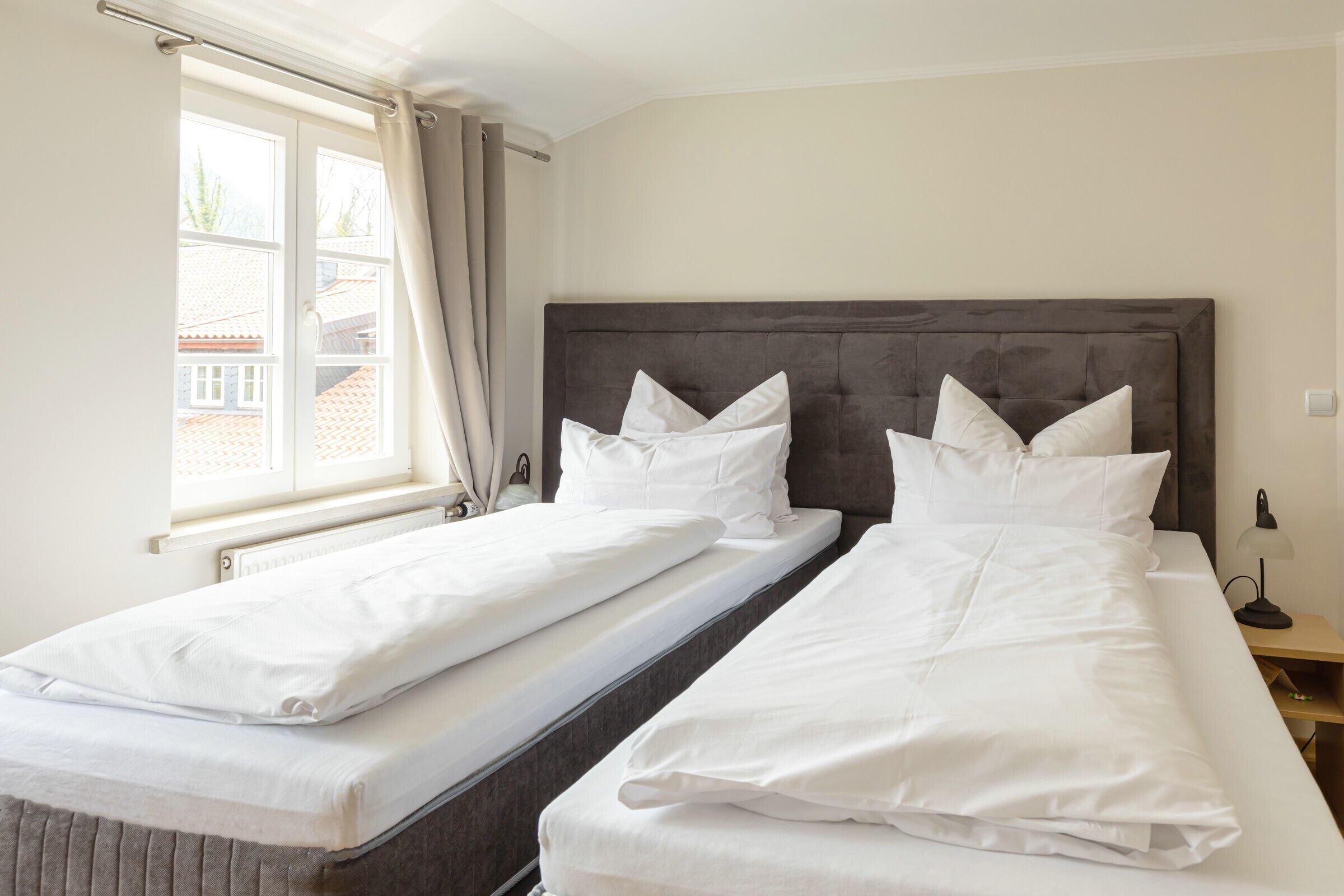 double room | desk, soundproofing, free wifi, bed sheets