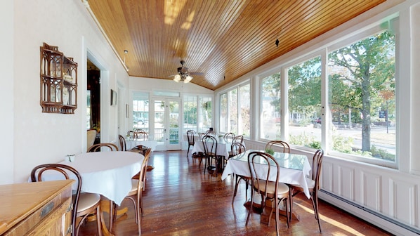 Daily full breakfast for a fee