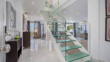 Marivent Luxury Apartments 3 double Rooms | Coin séjour | Télévision de 40 pouces avec chaßnes par satellite