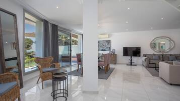 Marivent Luxury Apartments 3 double Rooms | Living area | 40-inch TV with satellite channels