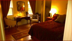 Room - Le Petit Chateau Inn (Hyde Park)