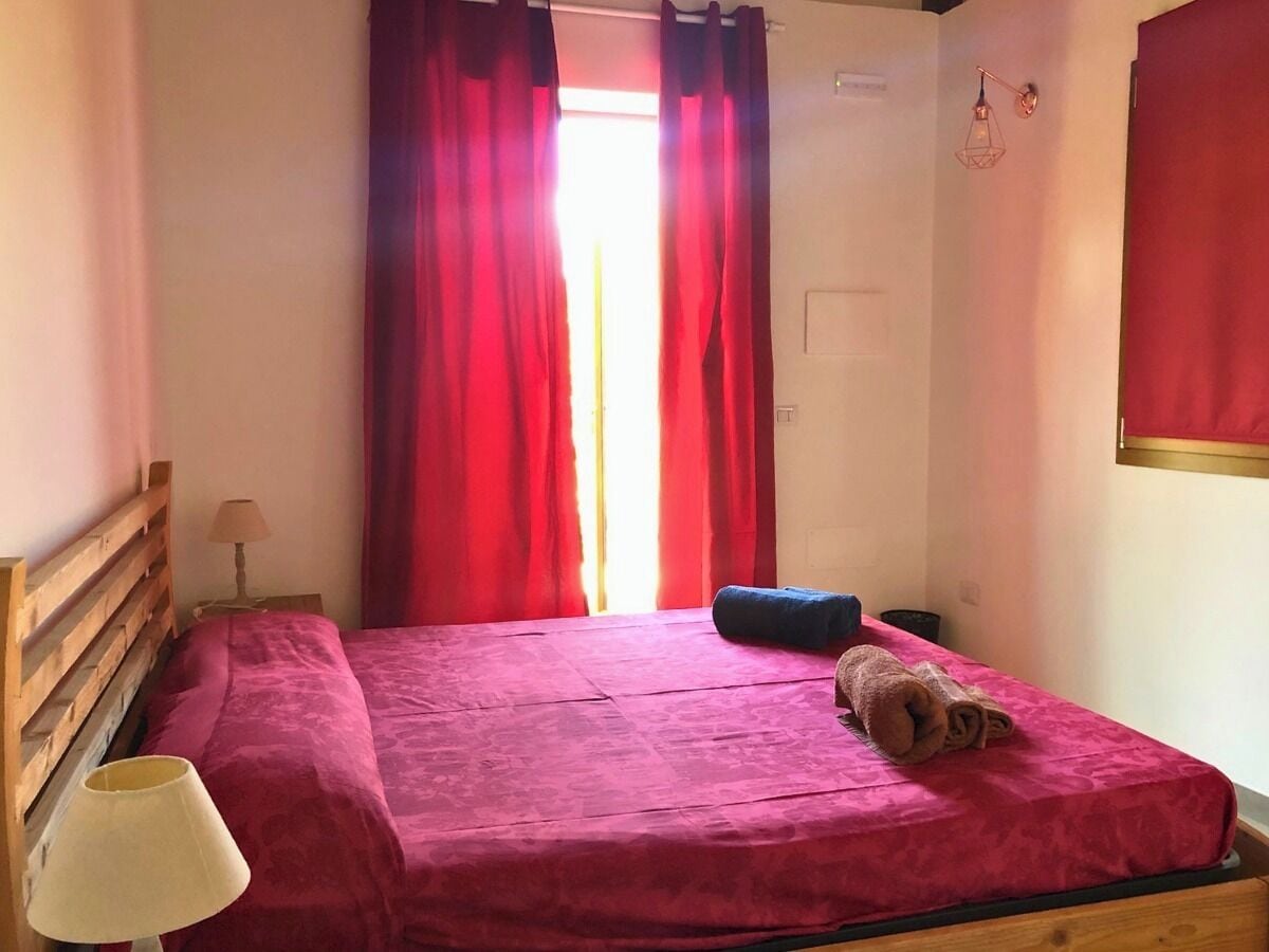 Chambre de base double, 1 lit double, salle de bain privée, vue sur le jardin | Literie fournie