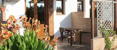 Romantic Double Room, 1 Bedroom, Kitchenette, Garden View | Terrace/patio