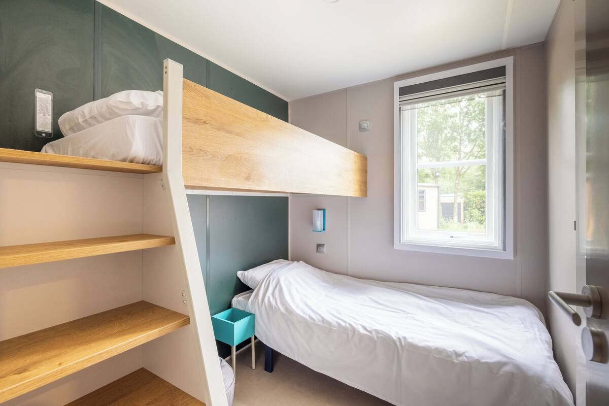 Mobile Home (Pecheur) | Cribs/infant beds, free WiFi