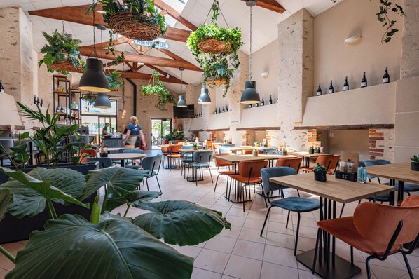 Restaurant - RCN Camping La ferme du Latois (Coëx)