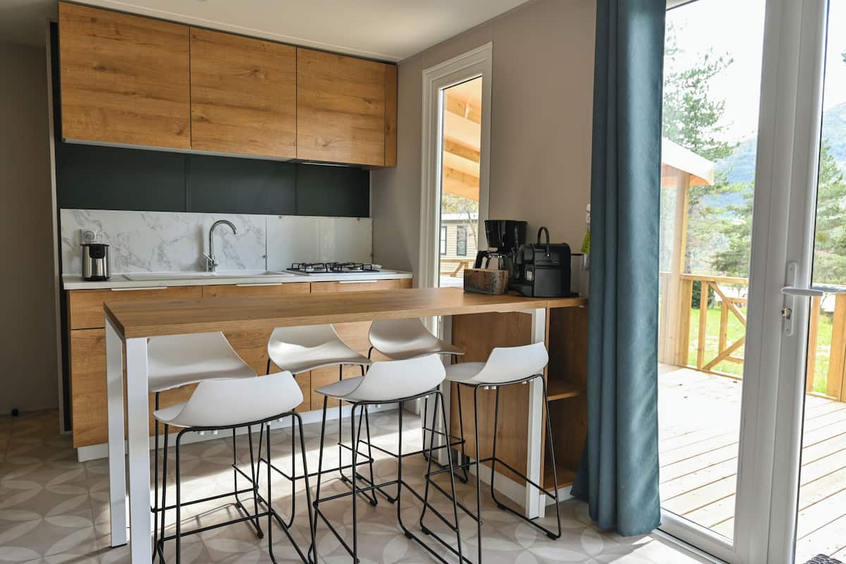 Mobil home Méduse | Eget kök | KylskÄp, mikrovÄgsugn, spishÀll och vattenkokare