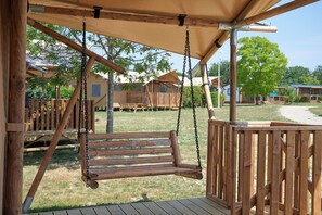 Tienda (Safari (Fletan)) | Zona de estar | Una mesa de tenis de mesa