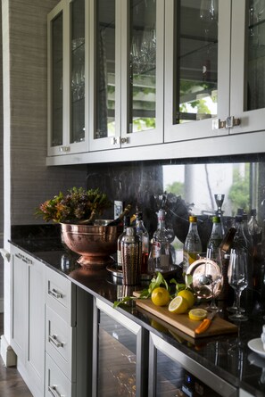 Bar (on property) - Cape Vue Country House (Franschhoek)