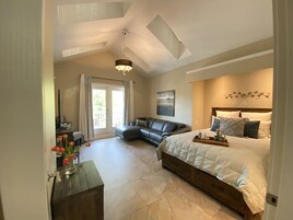 Suíte estúdio, banheiro privativo (Queen Luxury Suite) | Individualmente mobiliados, ferros/tábuas de passar roupa, Wi-Fi