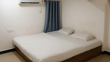 Standard Room | Individually decorated, individually furnished, desk, laptop workspace