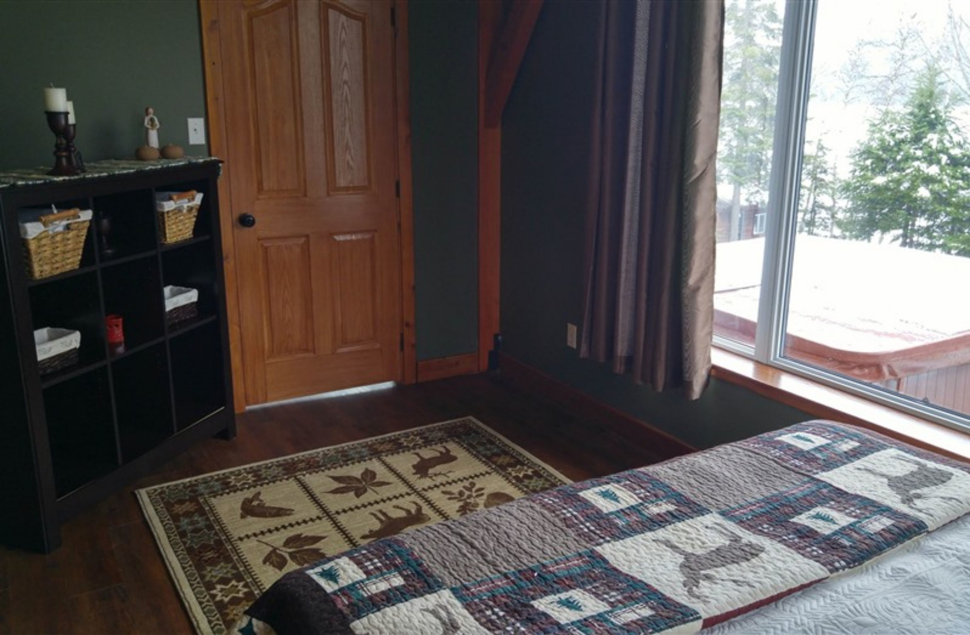 Suite Affaires, salle de bain privée (Cricket Hollow) | Lit avec matelas à plateau-coussin, accès au Wi-Fi (inclus)