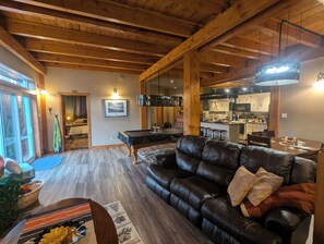Business Suite, Private Bathroom (Cricket Hollow) | Living area - Strong Timbers B&B (Kingsclear)
